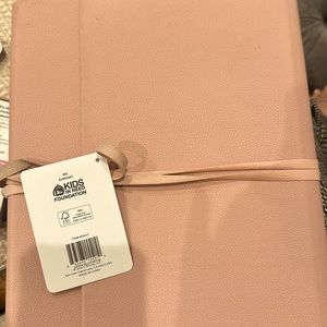 U Brands Vegan Leather 13 Pocket expanding file with wrap! 13in x 9.65in x 1.5in